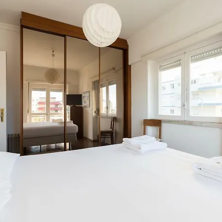 Appartement Feels Like Restelo Bright With Balcony